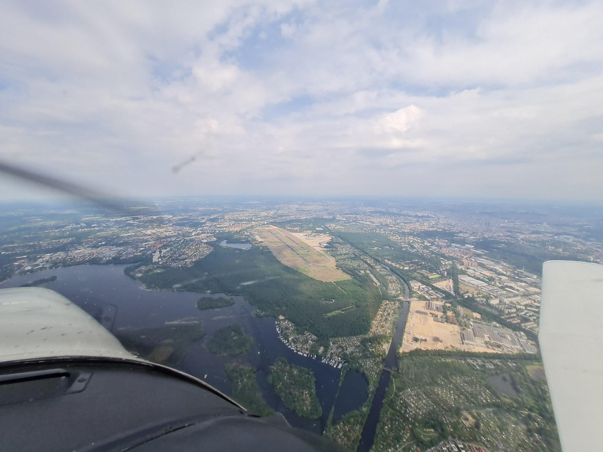 Ausflug mit der PA 28-181 über Berlin & Märkische Schweiz