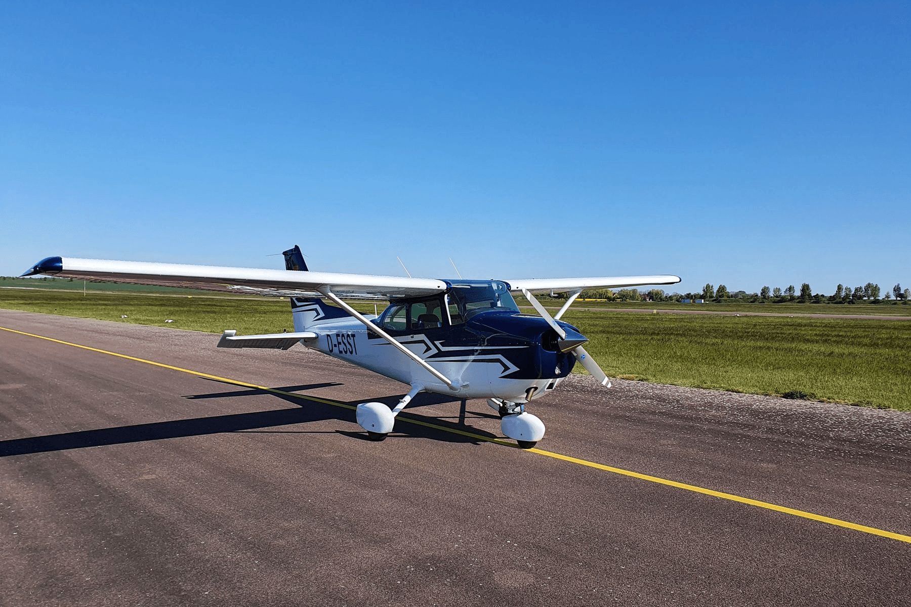 Cessna 172N der LIPS Flugdienst GmbH