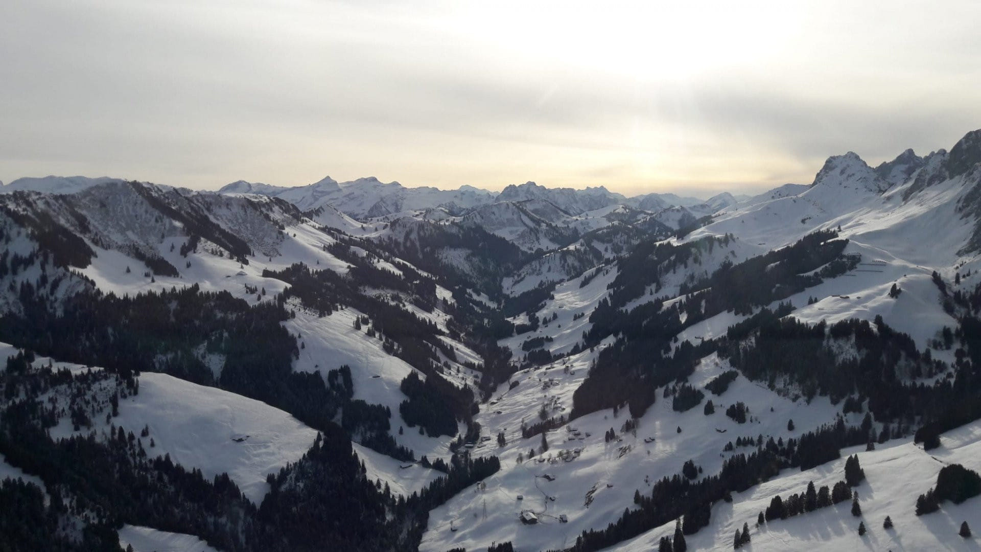 Préalpes vaudoises/fribourgeoises en hélico depuis Lausanne