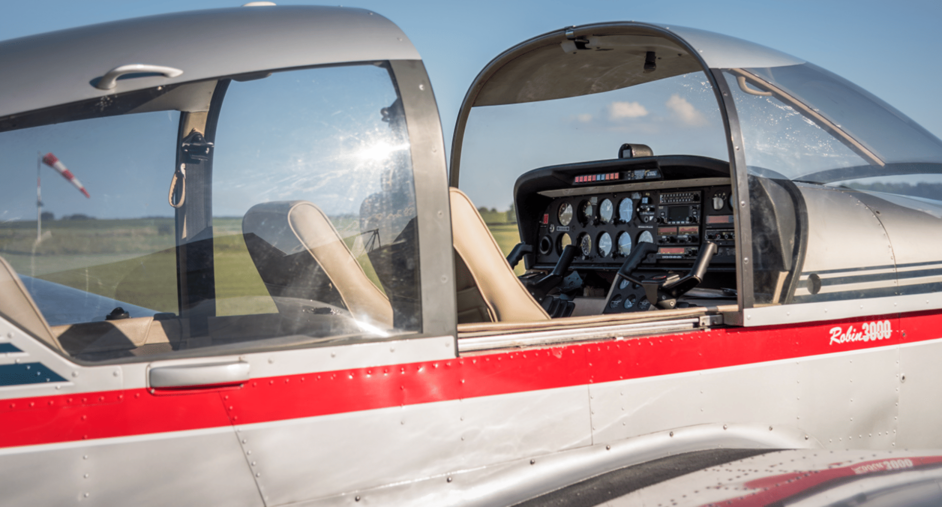 Robin R3000