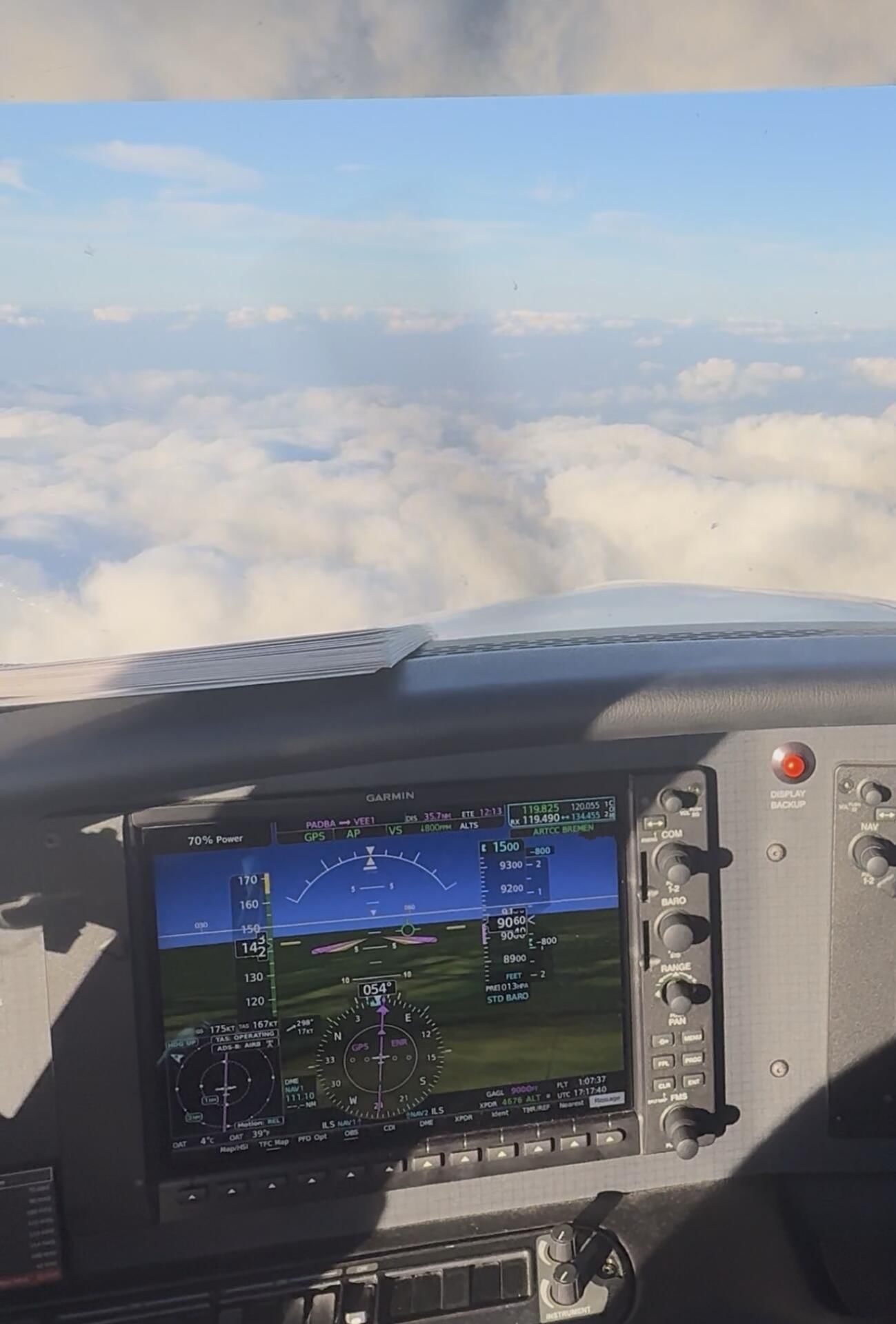 Gerne darf ein Passagier neben dem Piloten Platz nehmen