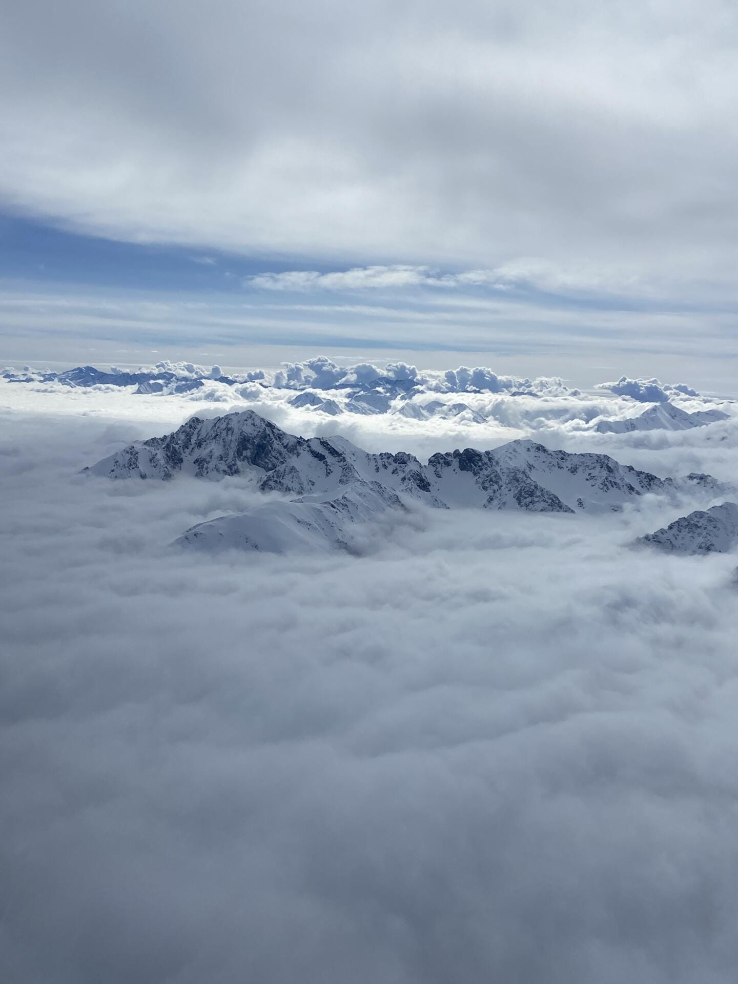 Les Pyrénées vues du ciel : Pic du Midi et Luchon
