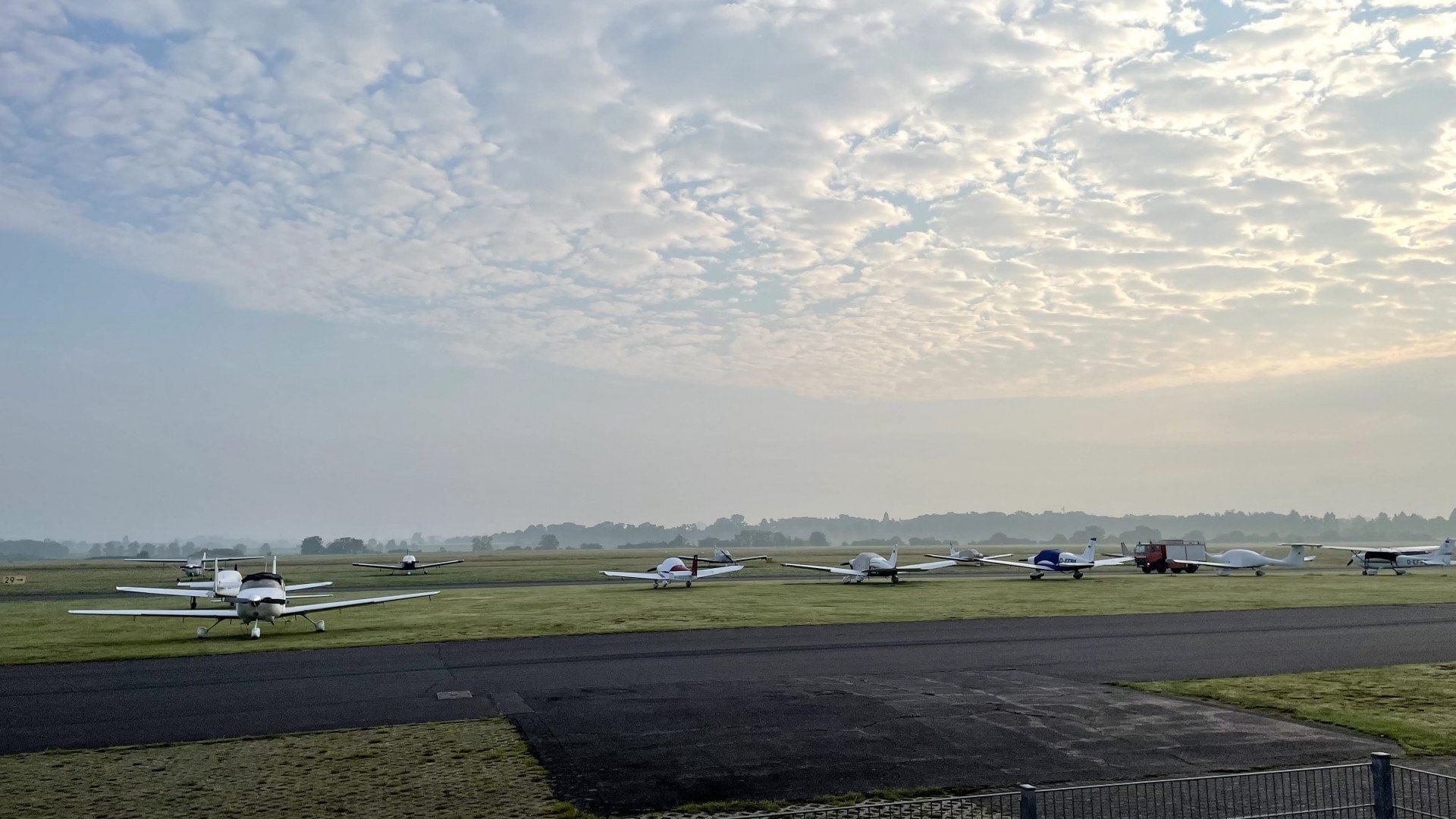 Schöner Rundflug: Maria Laach und Nürburgring (2 Passagiere)