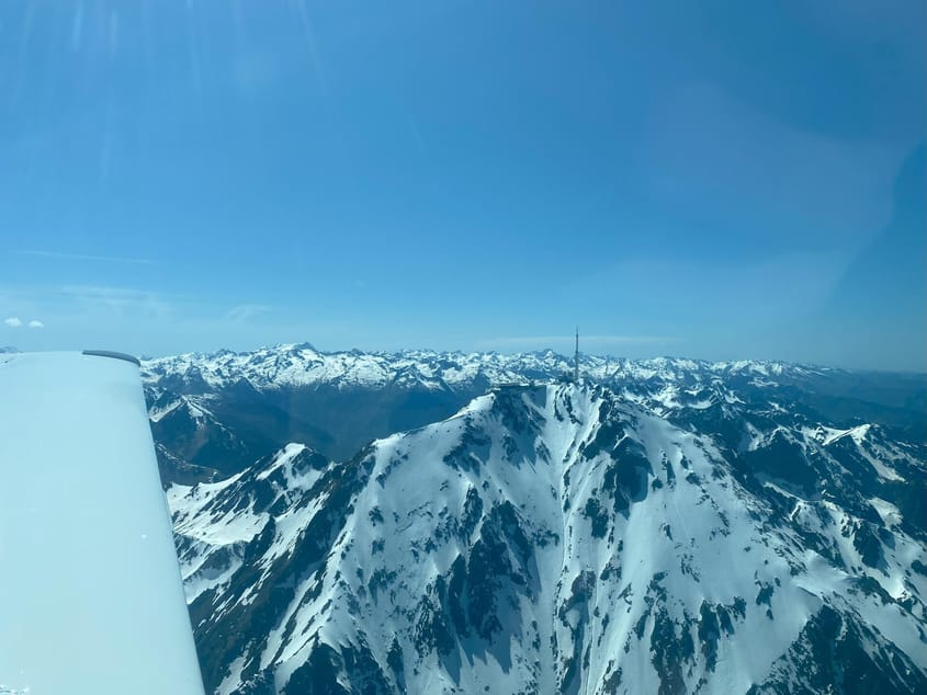 Vol au dessus des Pyrénées vers Pic du Midi