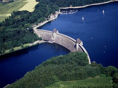 Sauerland-Rundflug über Dortmund und den Möhnesee