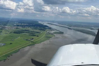 Rundflug Hamburg über Burchardkai, Alster, Hamburg Flughafen