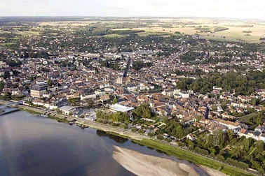 Balade aérienne le long de la Loire jusqu'à Cosne-sur-Loire