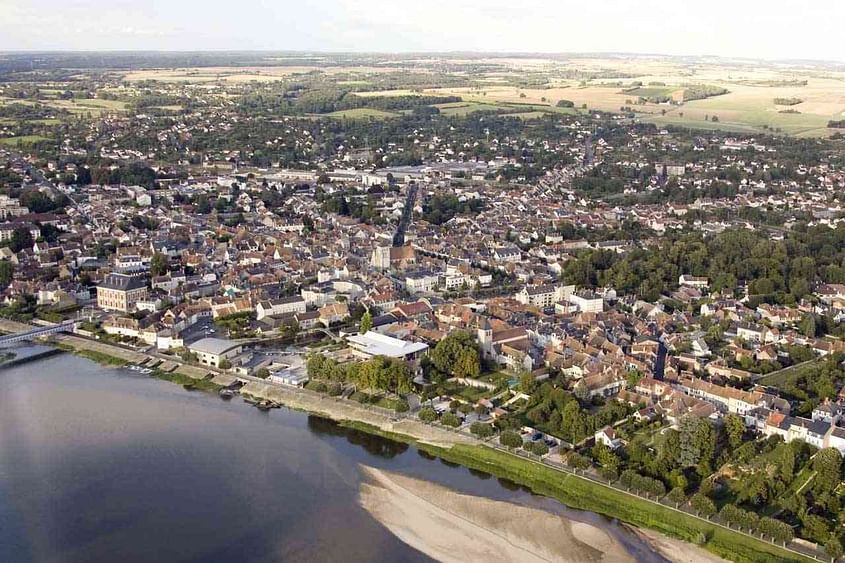 Balade aérienne le long de la Loire jusqu'à Cosne-sur-Loire