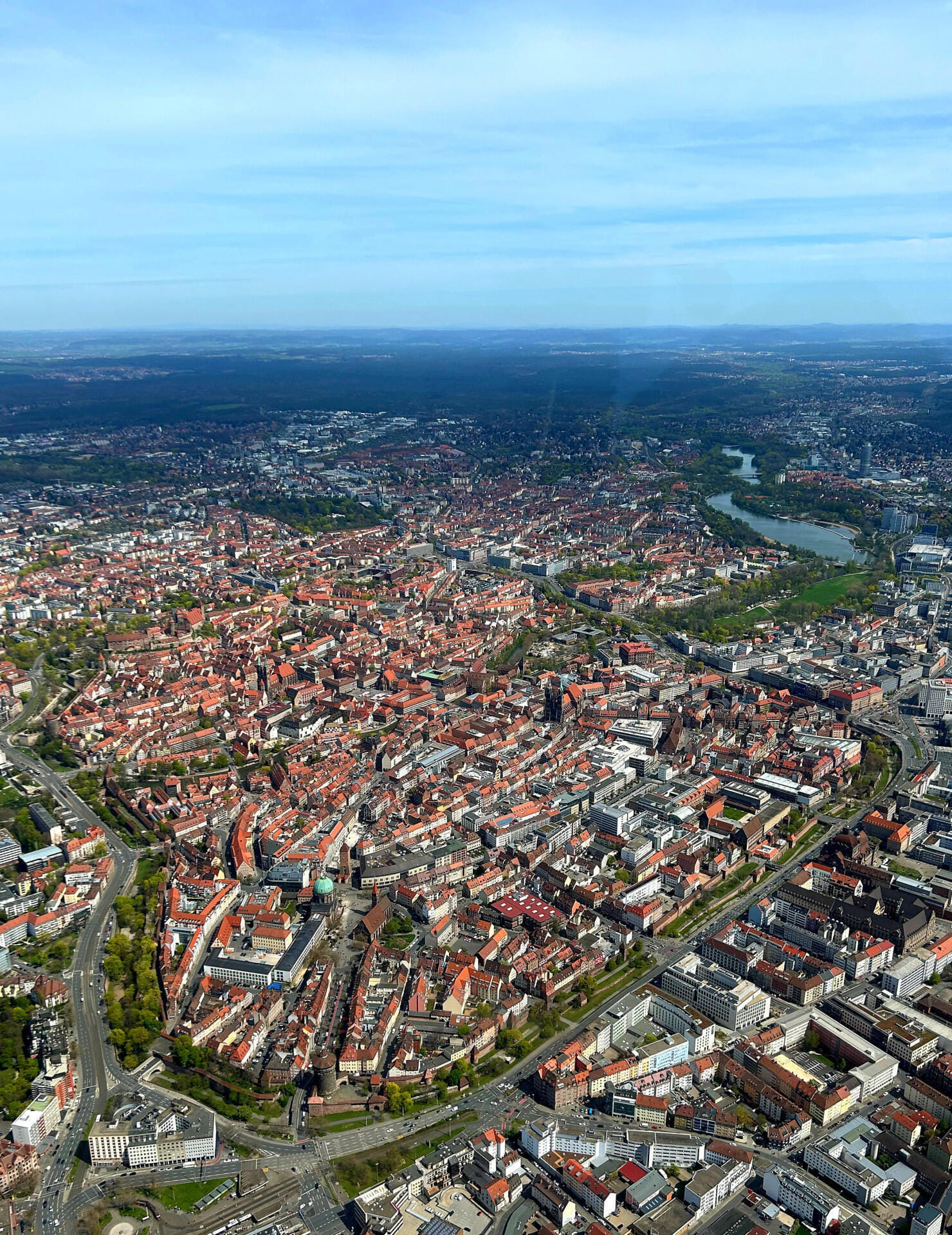 Hubschrauber-Rundflug Nürnberg City + Rothsee