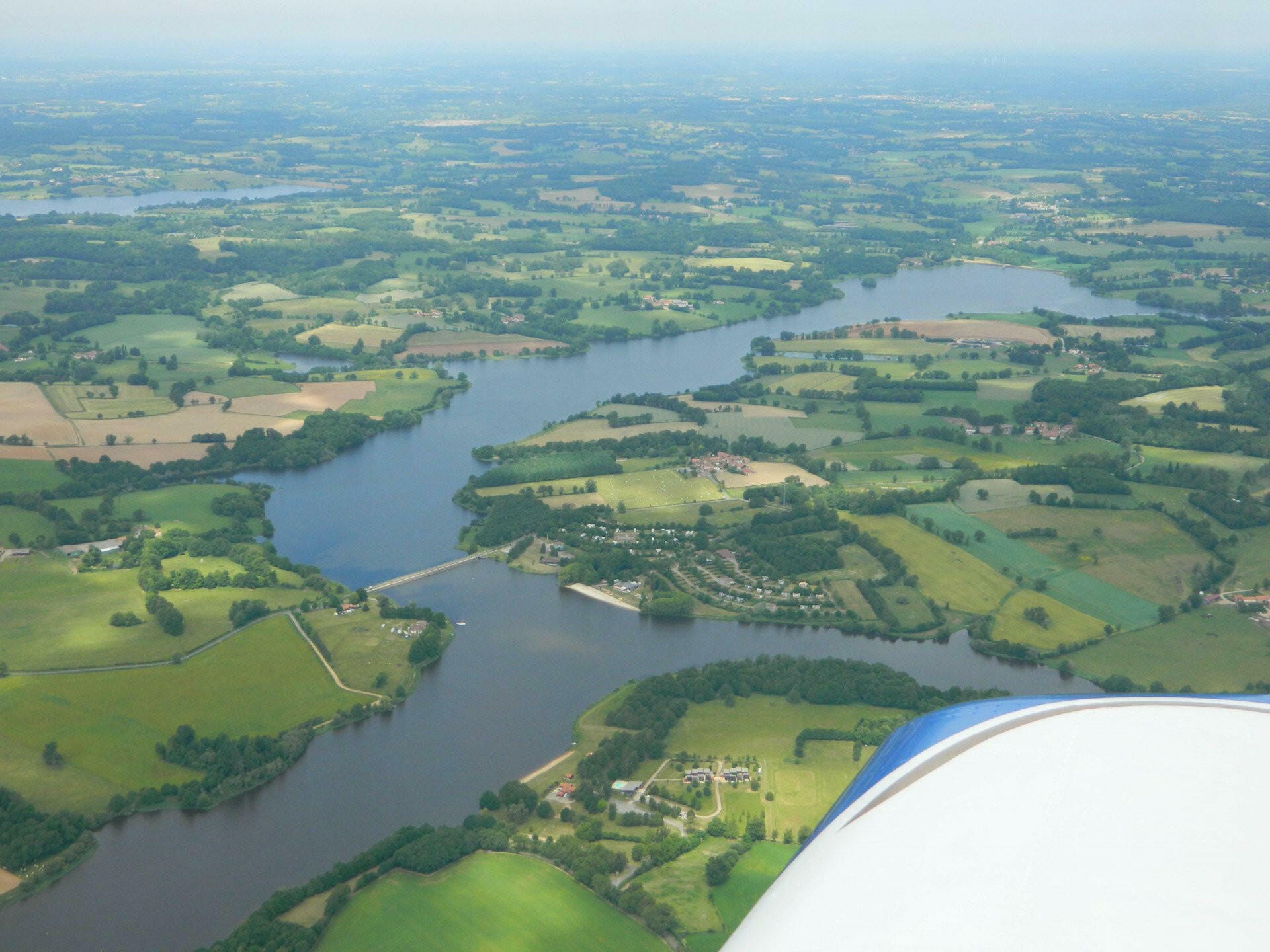 Admirons le coucher de soleil depuis le ciel !