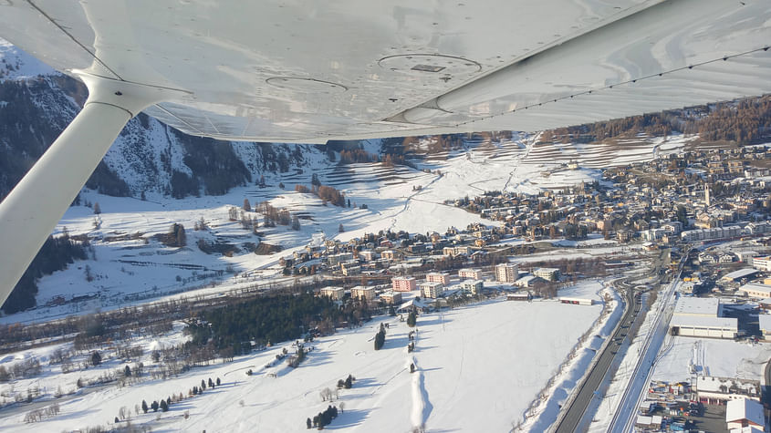 Engadiner Nusstorte in Samedan geniessen