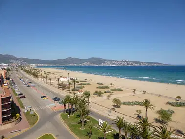 Flying over Costa Brava: sea, sun and lunch