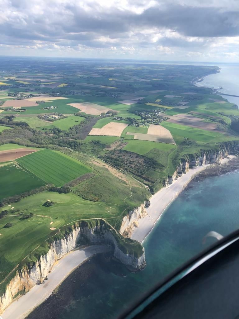 Plage du Tilleul en amont d'Etretat