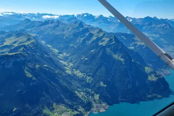 Rundflug nach Wunsch 3 Plätze 2h