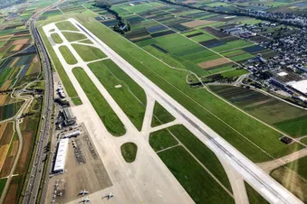 Rundflug über Stuttgart und die Schwäbische Alb