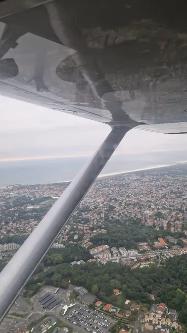 Survol de la côte basco-landaise depuis Pau