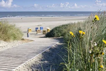 You can easily walk to the beach from the airfield