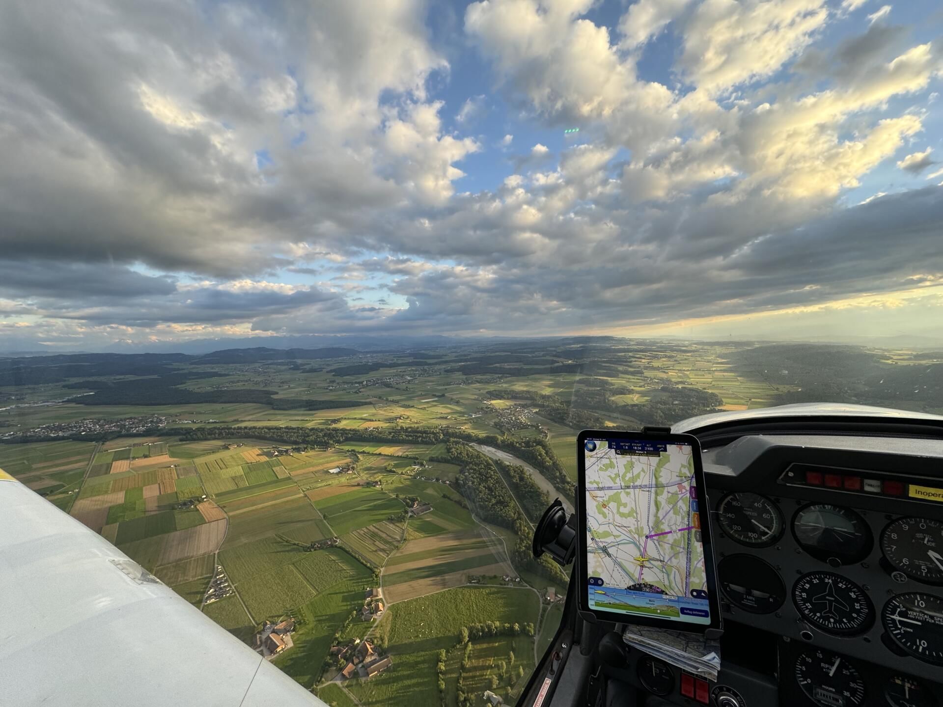 Vom Jura zum Napf – Flug über die Herzregion