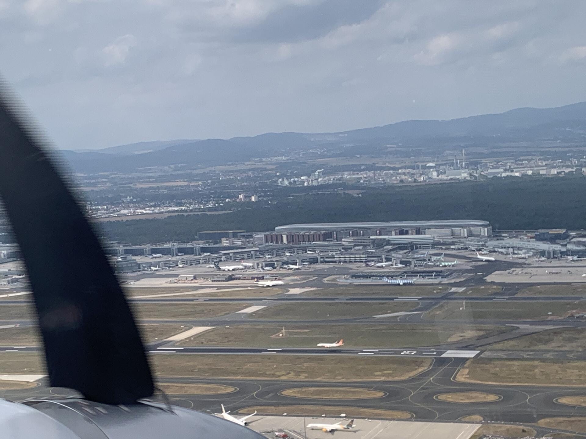 Rundflug FRANKFURT 🌇🌃ZWEI-MOTORIGES✈️ Flugzeug erleben