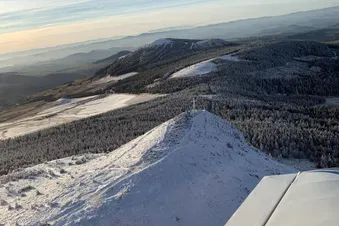 Vol au dessus du Mézenc ,le Puy en Velay et Pierre sur Haute