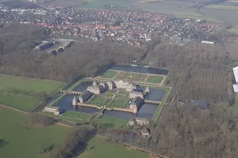 Münsterland-Wasserschlösser-Rundflug (für 1-3 Gäste)