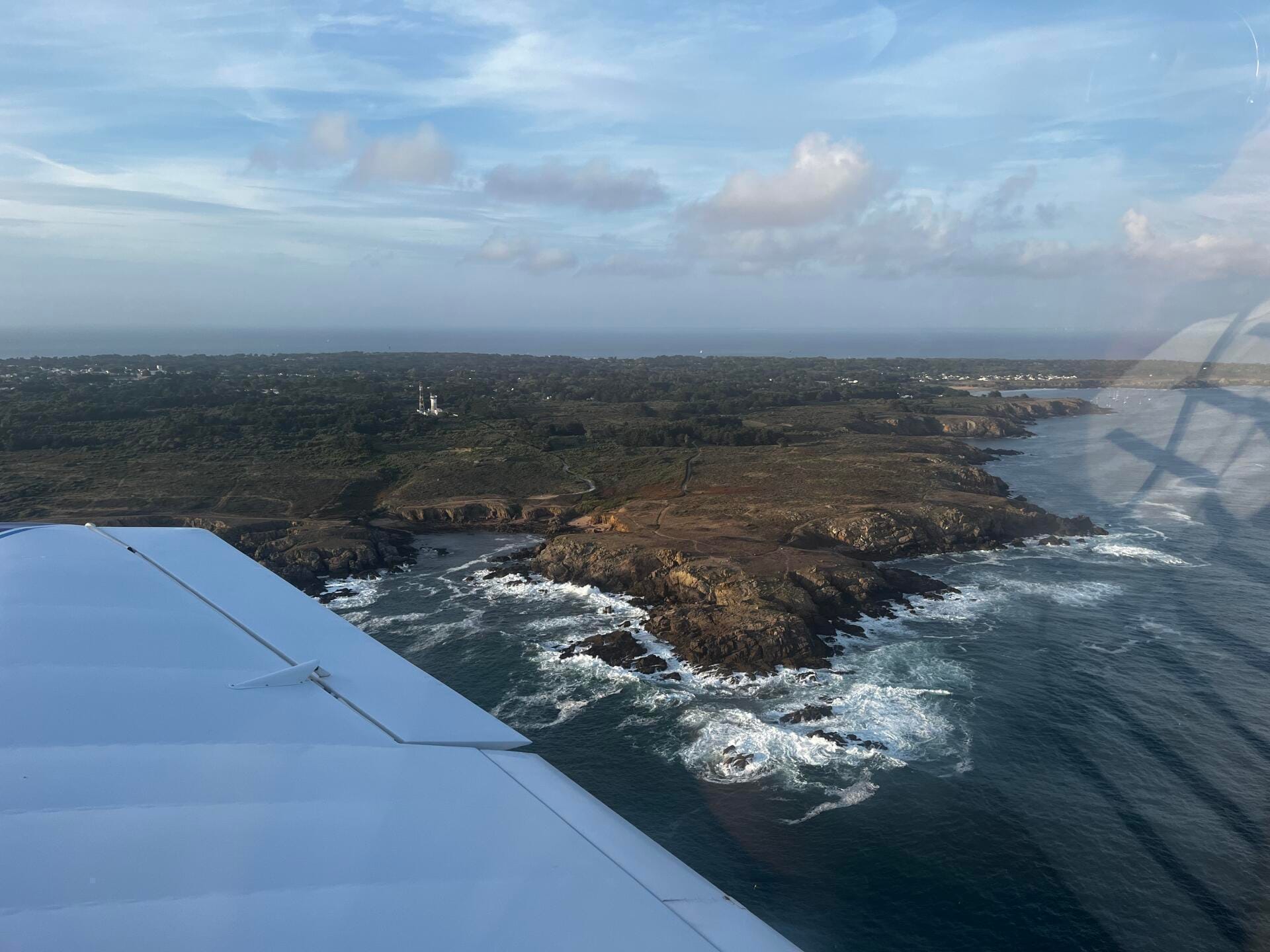 Yeu en or : tour de l'ile au coucher du soleil