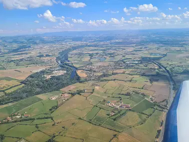 Balade aérienne à la découverte du barrage de Grangent