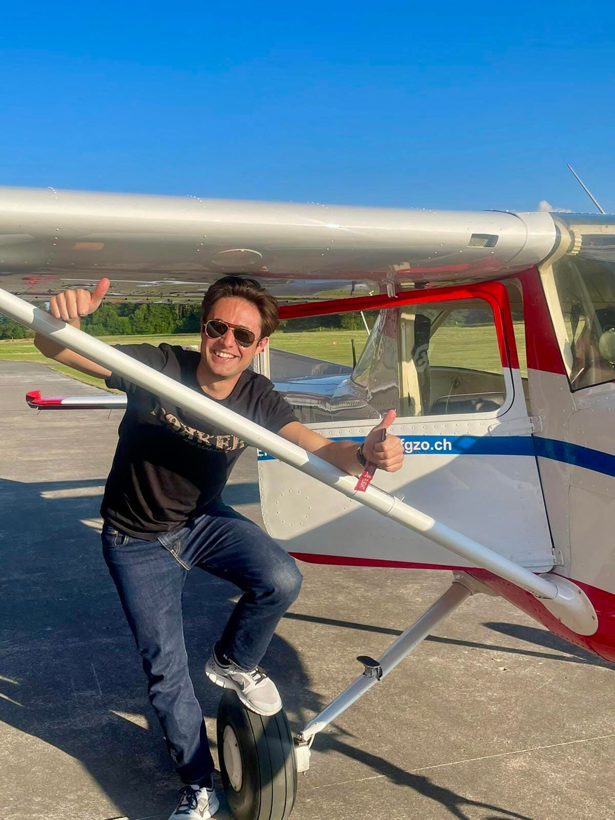 I'm Andrea and i'm looking forward to to fly you on the Swiss Alps