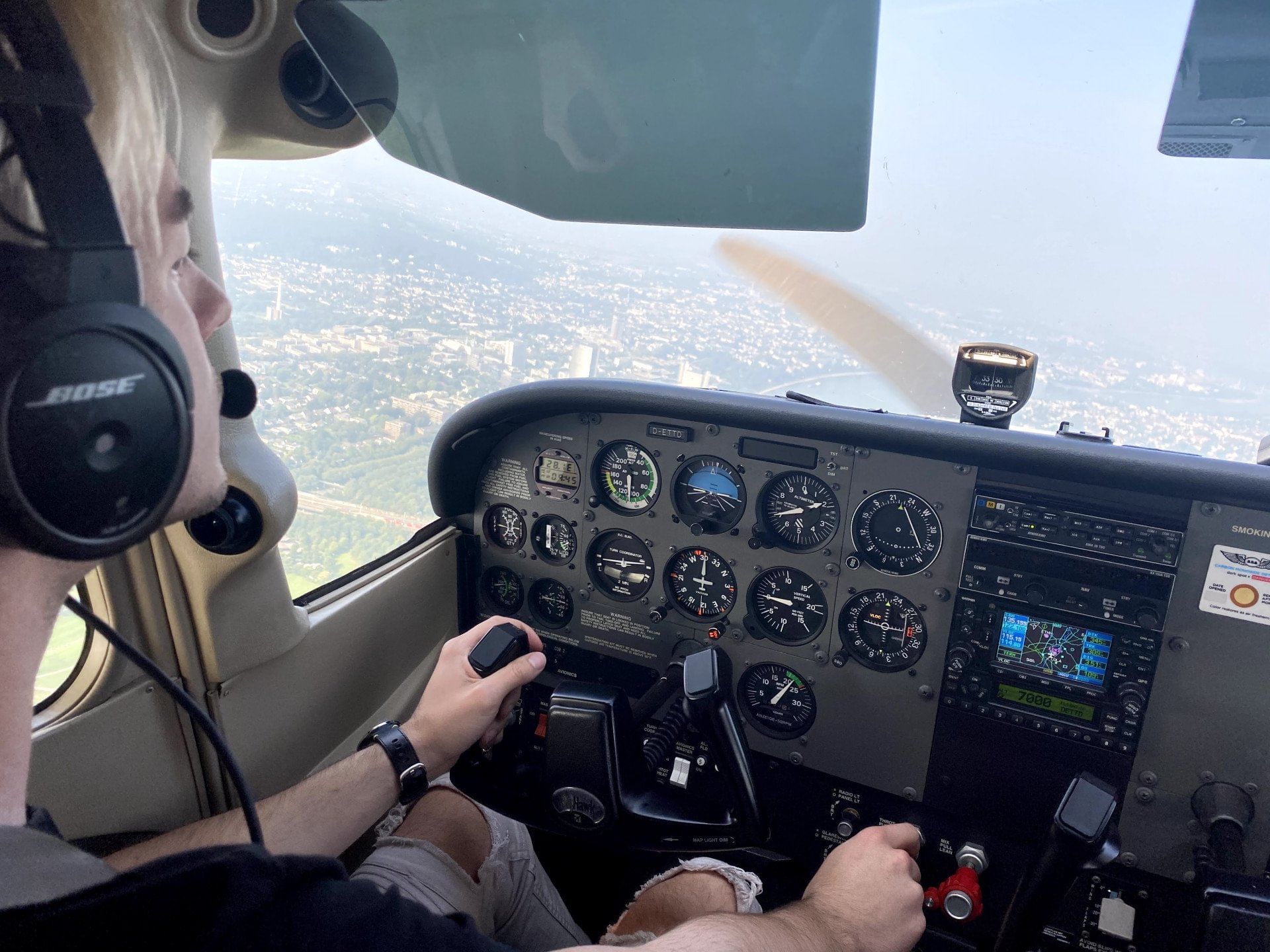 Schöner Rundflug: Maria Laach und Nürburgring (2 Passagiere)