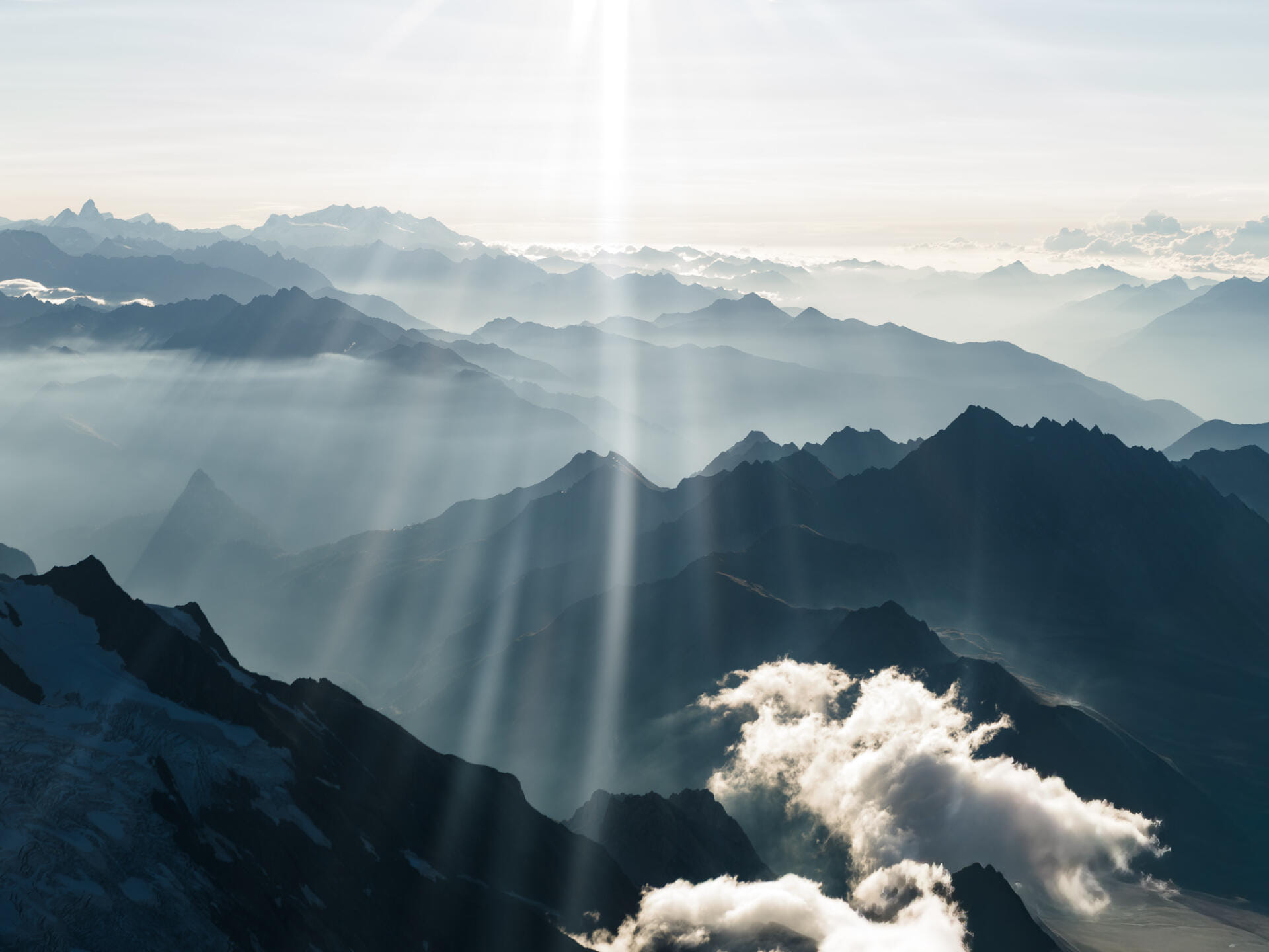 Survolez le Mont Blanc : une aventure aérienne unique