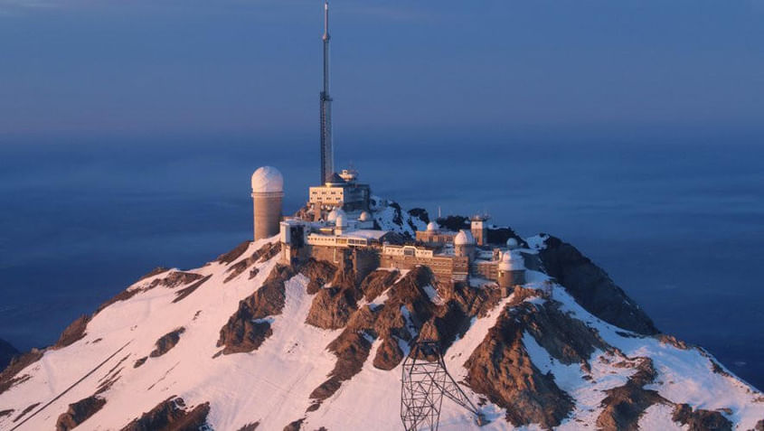 Survol du Pic du Midi et des Pyrénées centrales