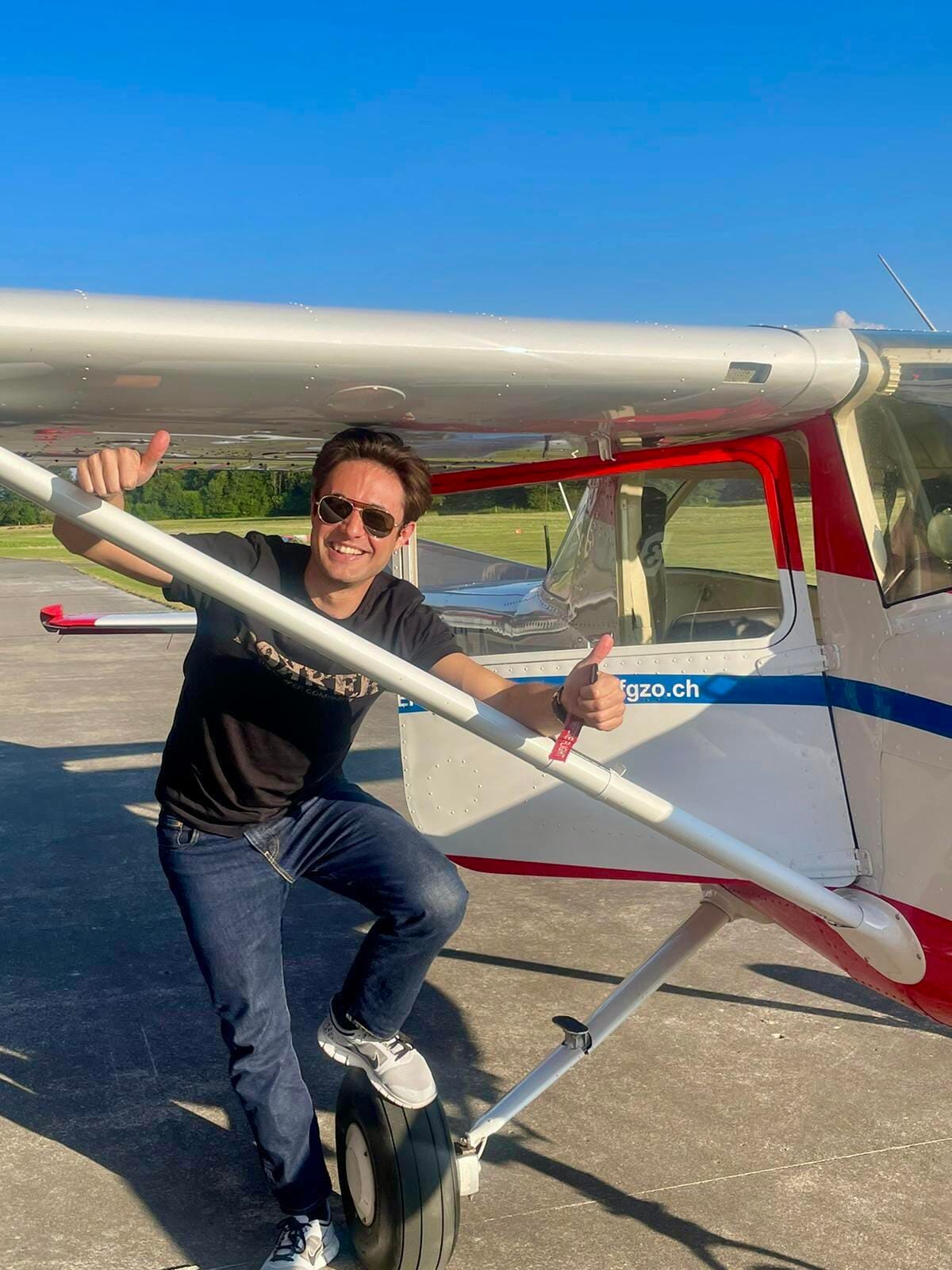 I'm Andrea and i'm looking forward to to fly you on the Swiss Alps