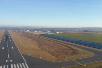 Landeanflug EDVK auf Piste 09