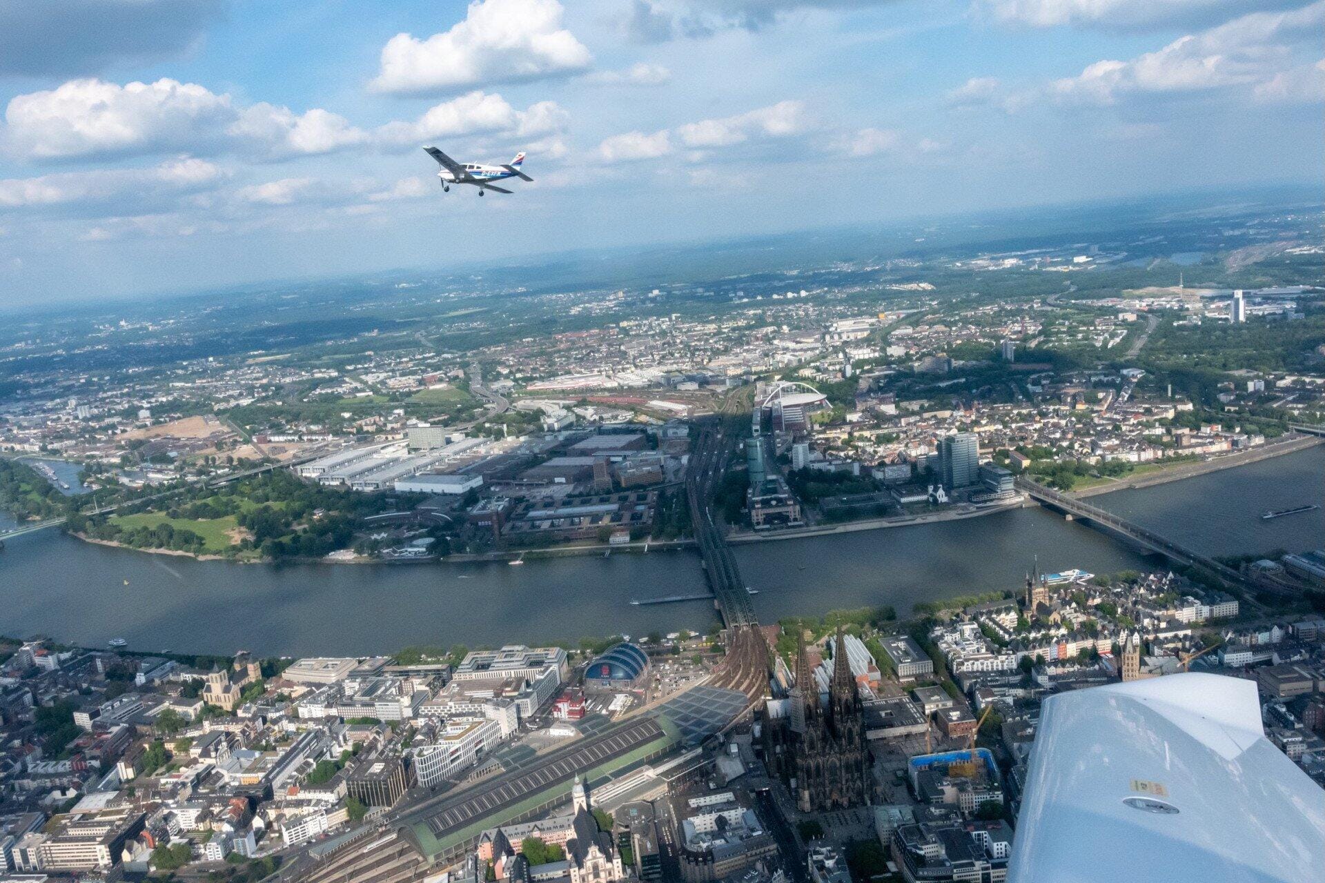 Tour ab Aachen-Merzbrück über Köln und die Eifel und Aachen