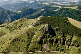Vol au dessus du Mézenc ,le Puy en Velay et Pierre sur Haute