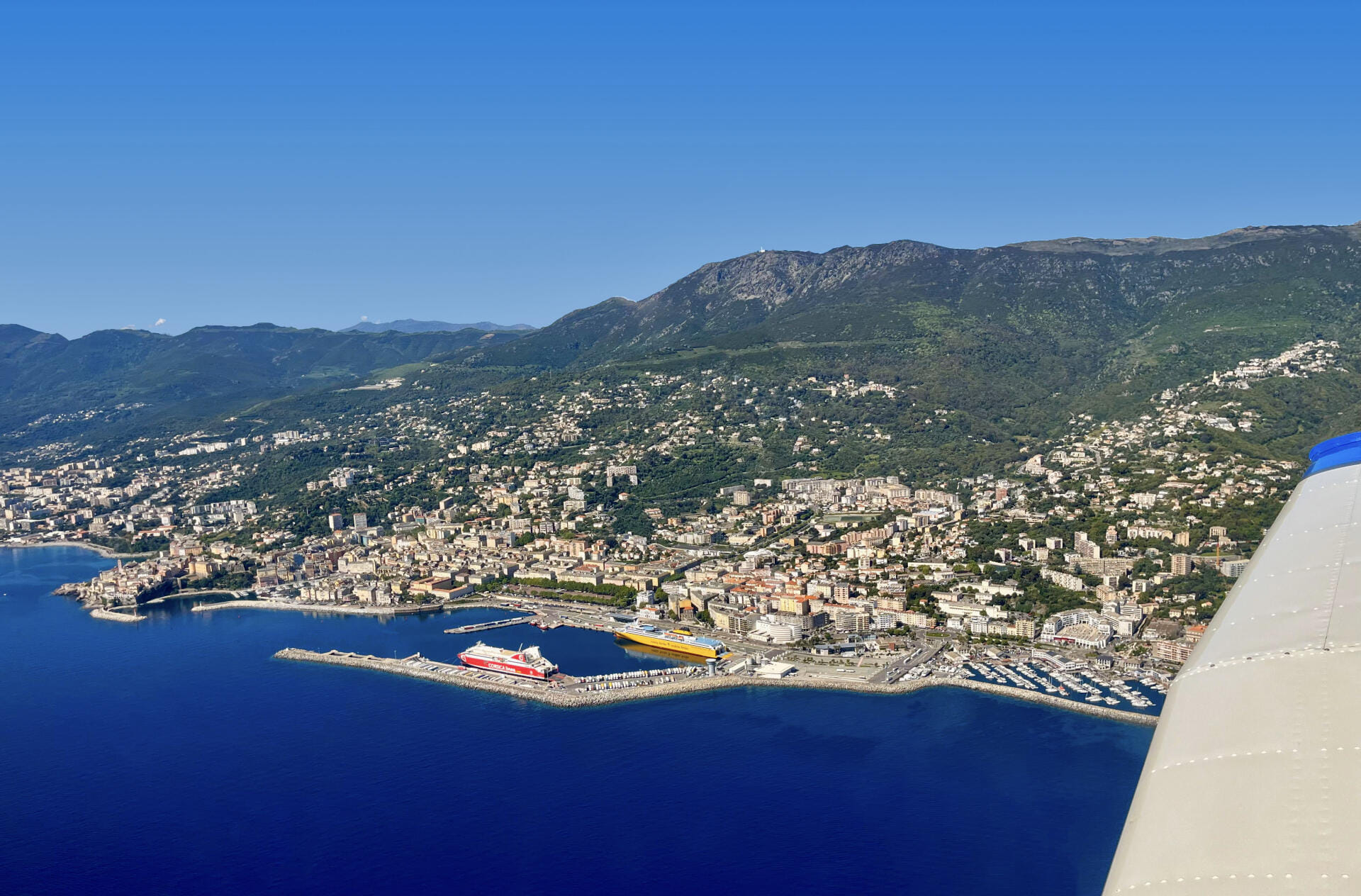 Balade aérienne à la decouverte du Cap corse