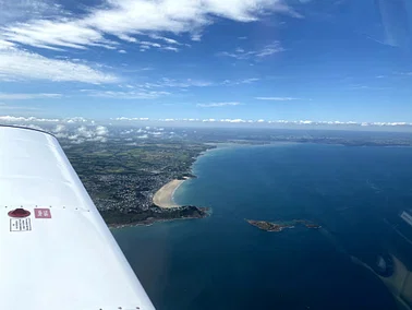 Aller/ Retour Paris-Morlaix en avion