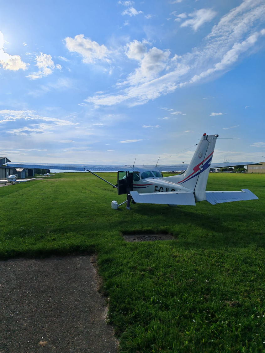 Survolez le château de Versailles