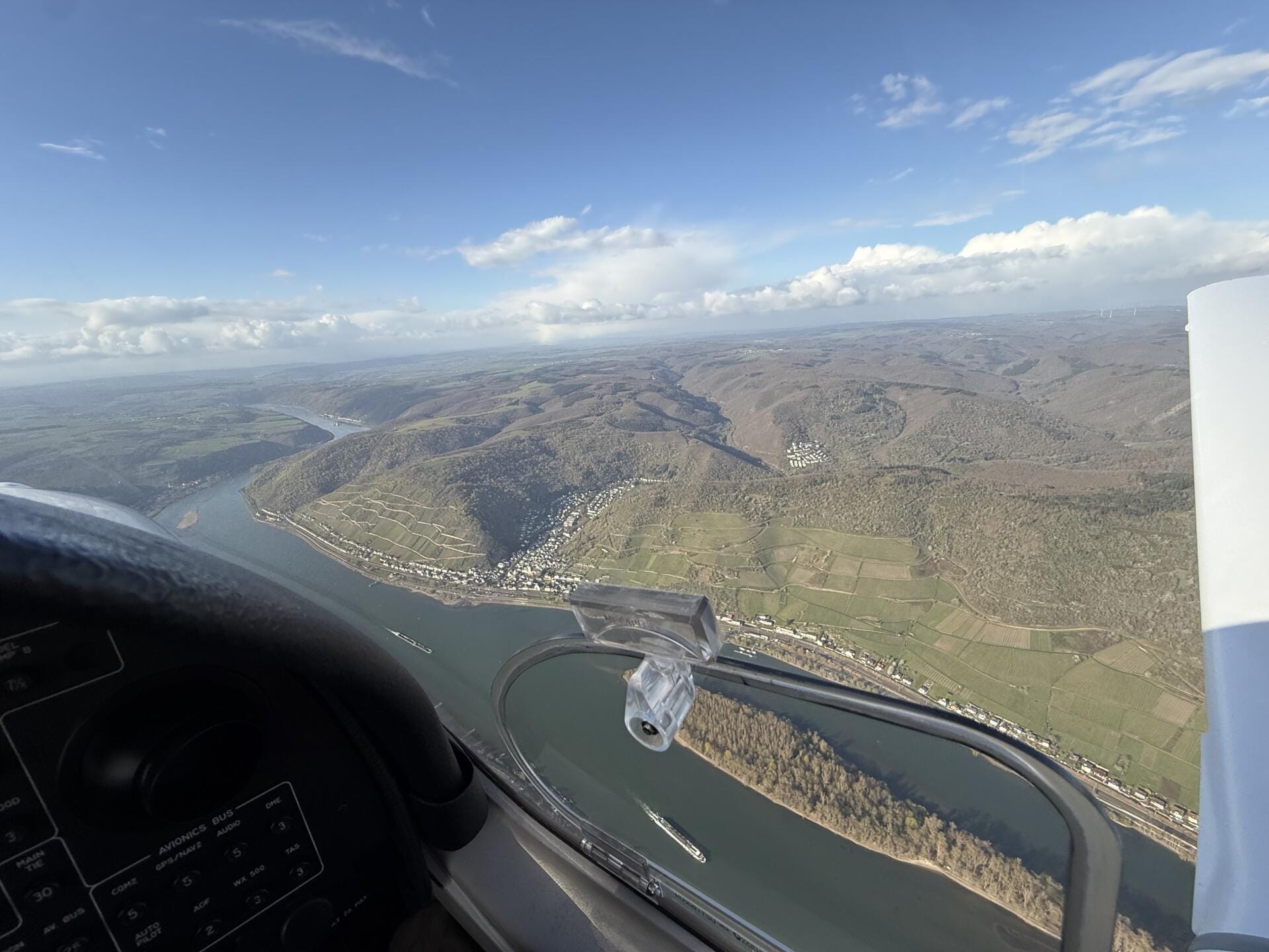 Rundflug: Entdecke Burgen/Schlösser am Rhein bis zur Mosel