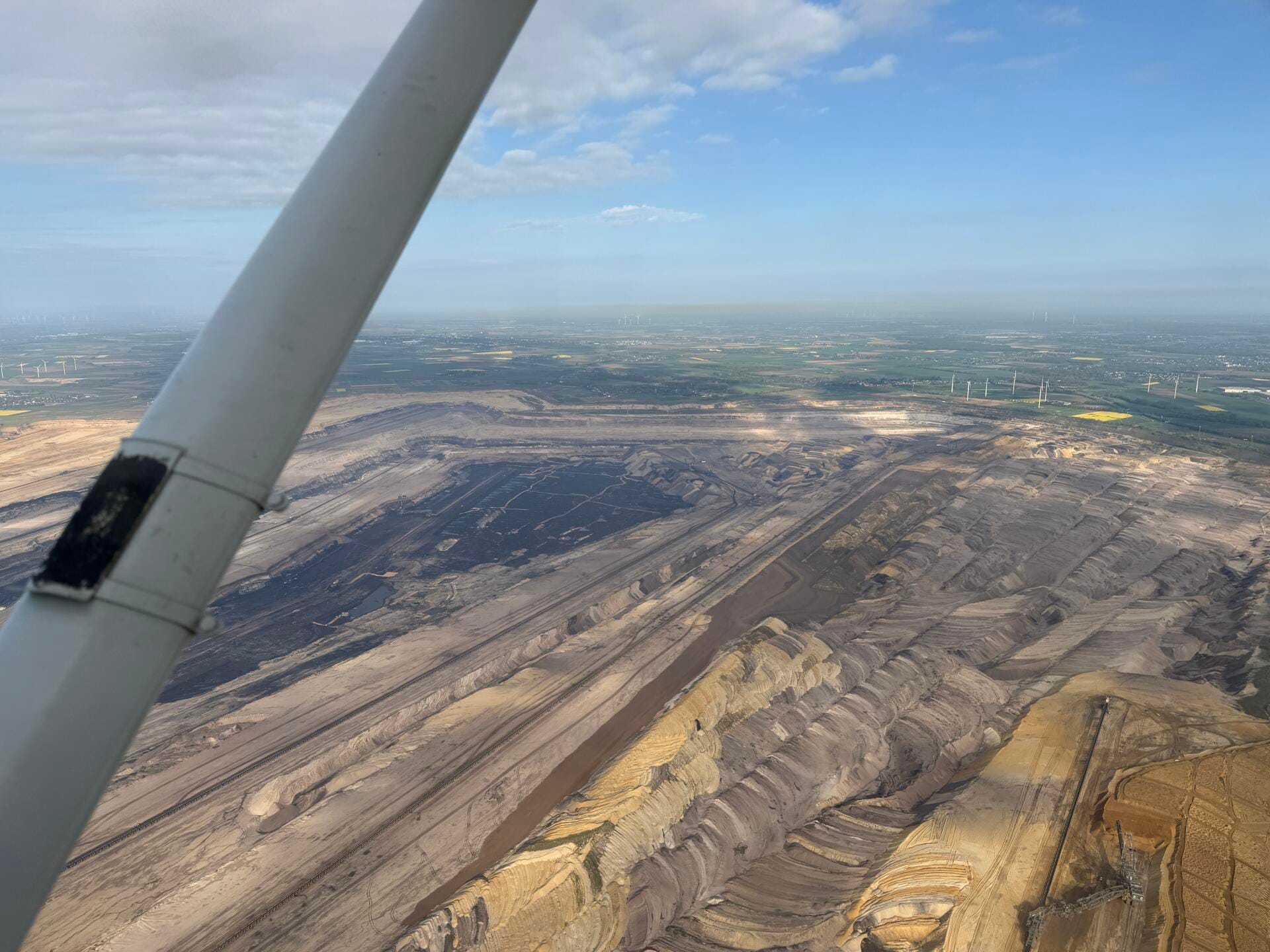Tagebau und Steinbruch Rundflug mit Cessna 172