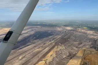 Tagebau und Steinbruch Rundflug mit Cessna 172