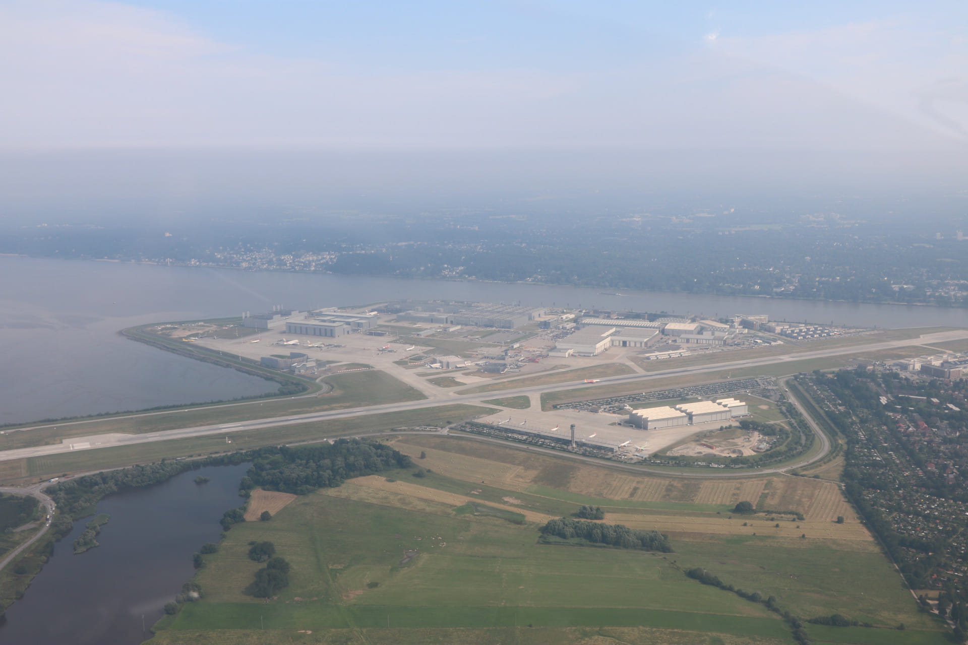 Dein Flugplan und Reisetipps für den Tag in Hamburg