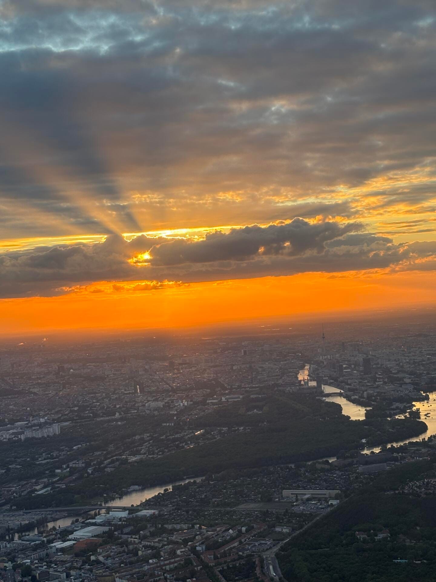 Hauptstadtrundflug über ganz Berlin und Umgebung