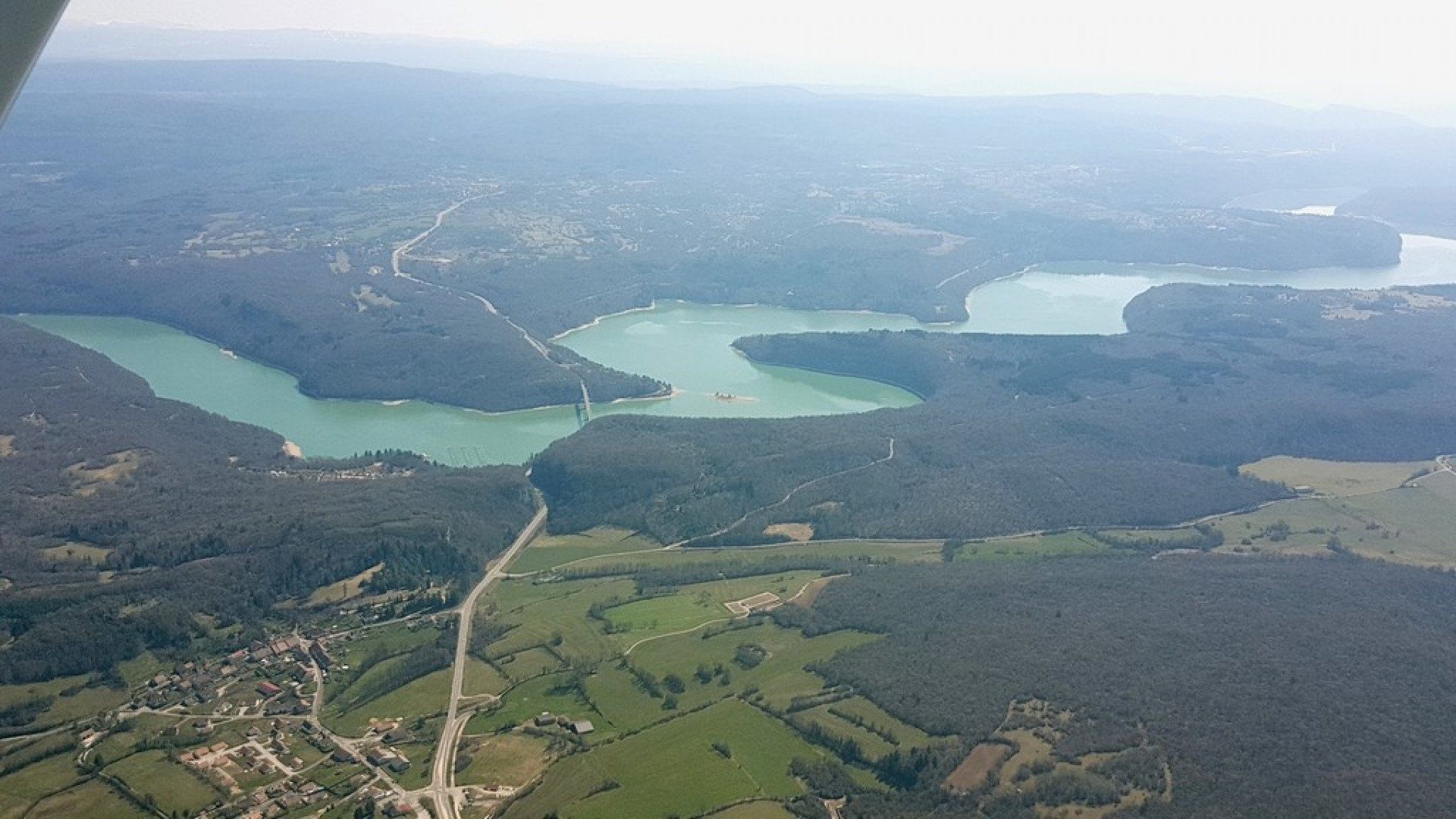 Découvrez le Jura et survolez le lac de Vouglans