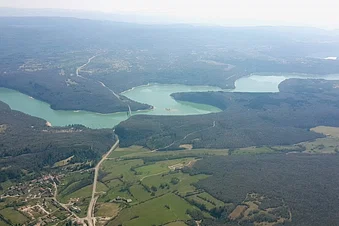 Découvrez le Jura et survolez le lac de Vouglans