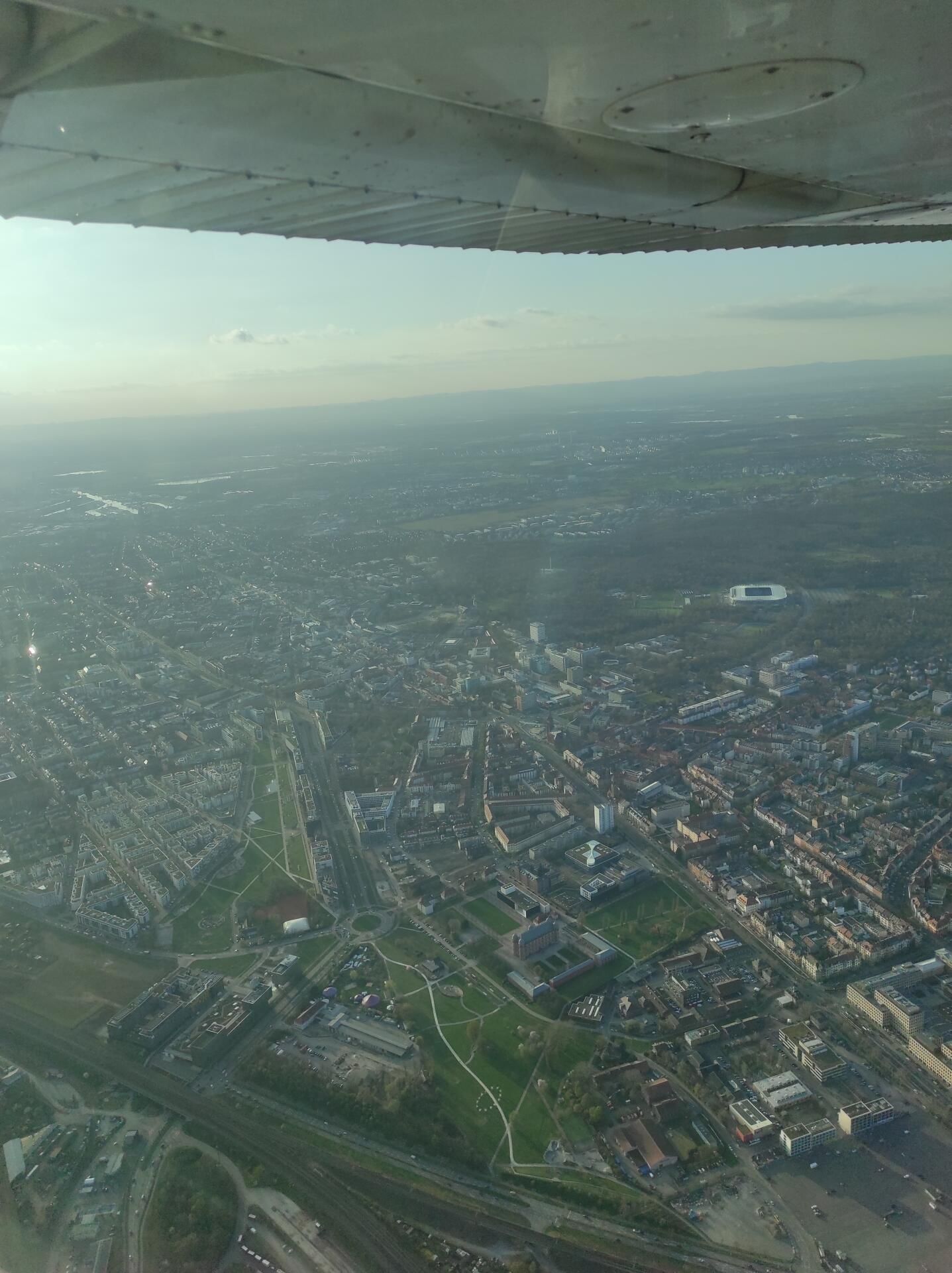Rundflug über Pfalz und Karlsruhe