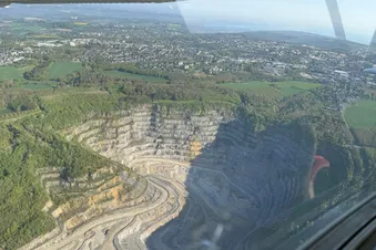 Tagebau und Steinbruch Rundflug mit Cessna 152