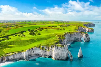 Les Falaises d'Étretat ☀️🌊