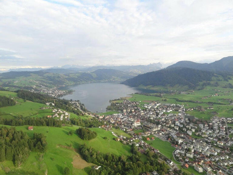 Vol panoramique au-dessus de Lucerne : Pilatus, Rigi, lac des Quatre-Cantons et la vieille ville vus du ciel