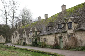 Flight over the Chiltern Hills for 2 (approx 50 mins)
